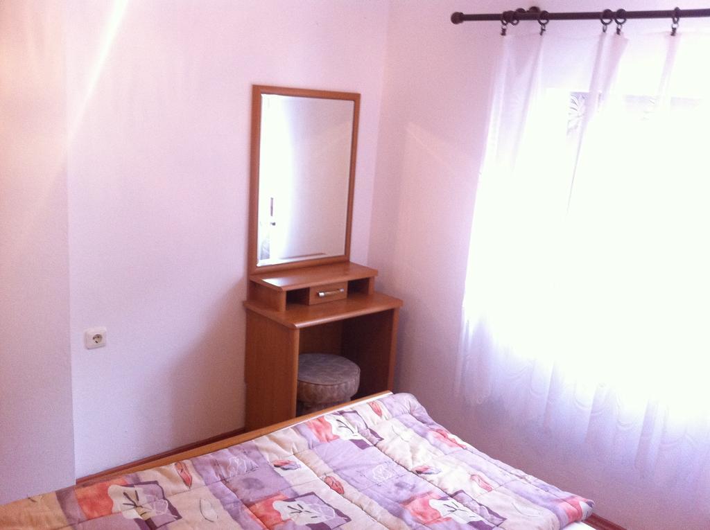 Apartmani Cempres Senj Senj  Zimmer foto