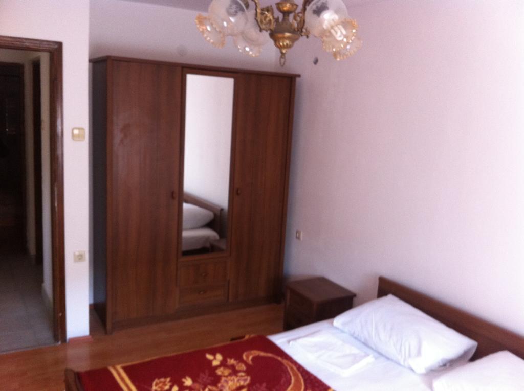Apartmani Cempres Senj Senj  Zimmer foto