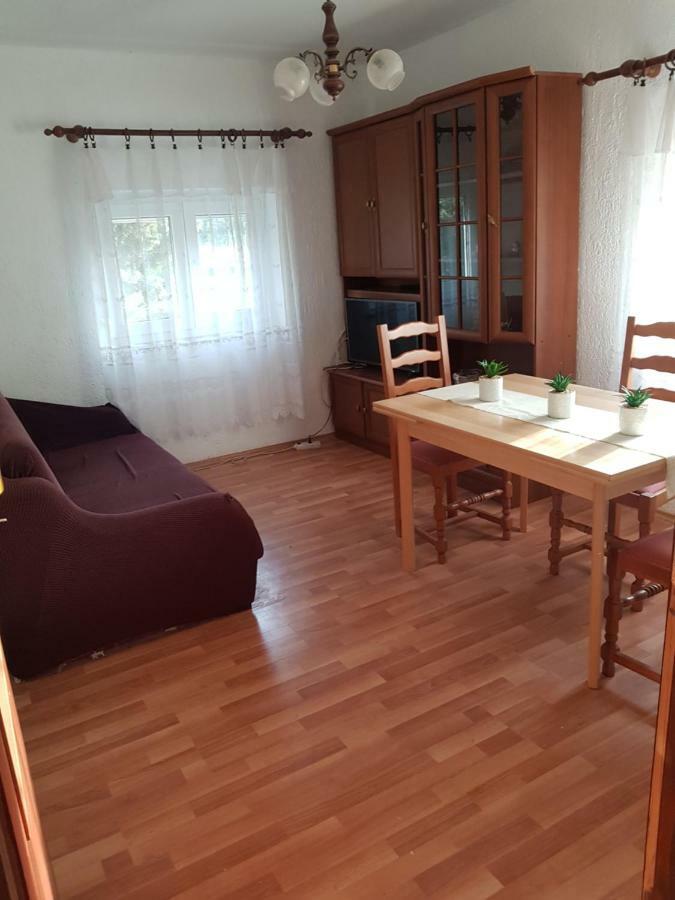 Apartmani Cempres Senj Senj  Exterior foto